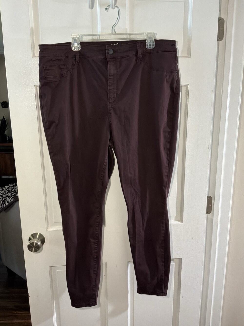 Ladies Universal Threads Burgundy Pants Size 20W